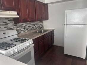 Building Photo - Fernwood Gardens