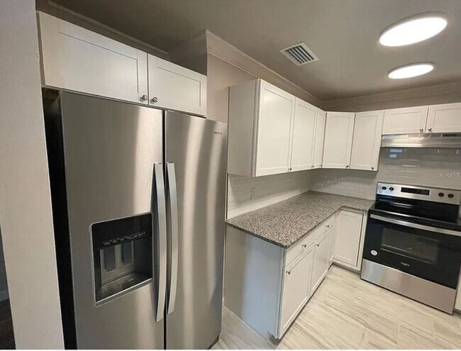 Building Photo - Spacious 3 Bed, 2 Bath Home with Workshop ...