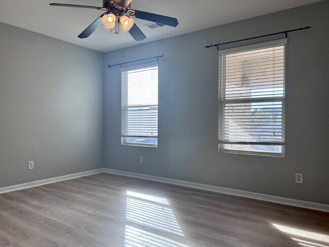 Building Photo - Coming soon!!! $500 off 1st month with 15 month lease!!! Magnificent 3 Bedroom in Madison