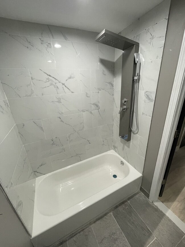 Building Photo - 4 Bedroom 2 bath new Renovation in West Mifflin