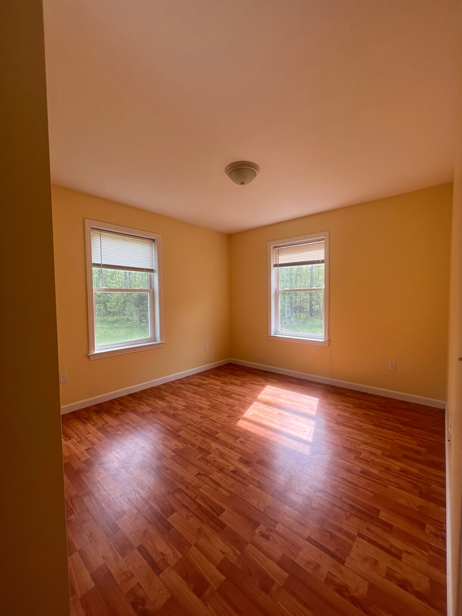 Building Photo - 97 N Main St