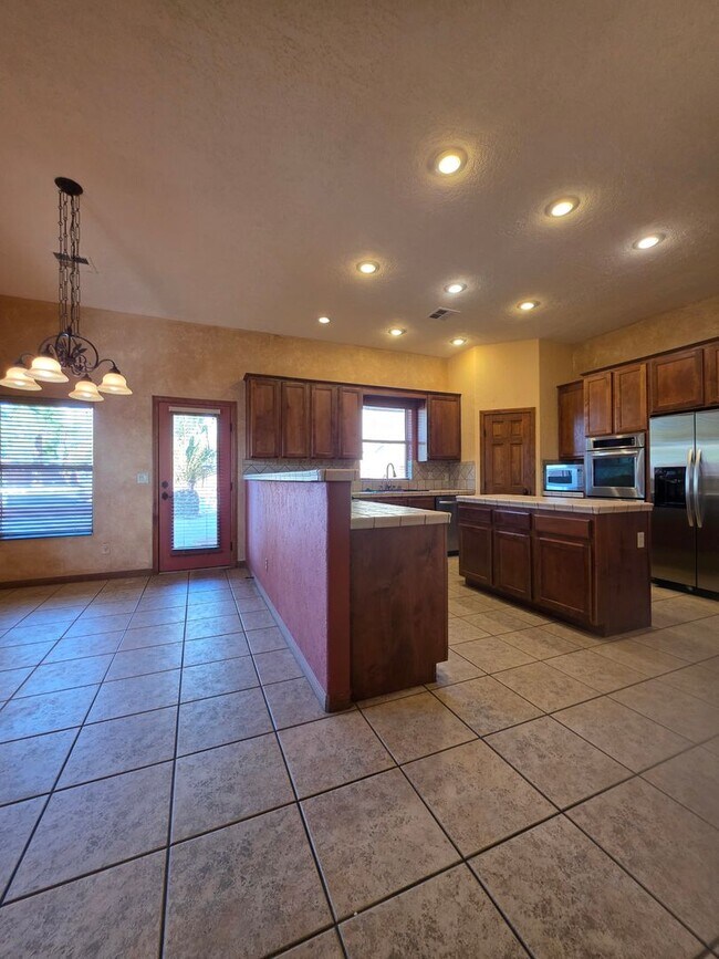 Building Photo - 8152 Eagledancer Ave