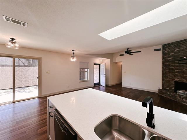 Building Photo - 4221 Spring Meadow Ln