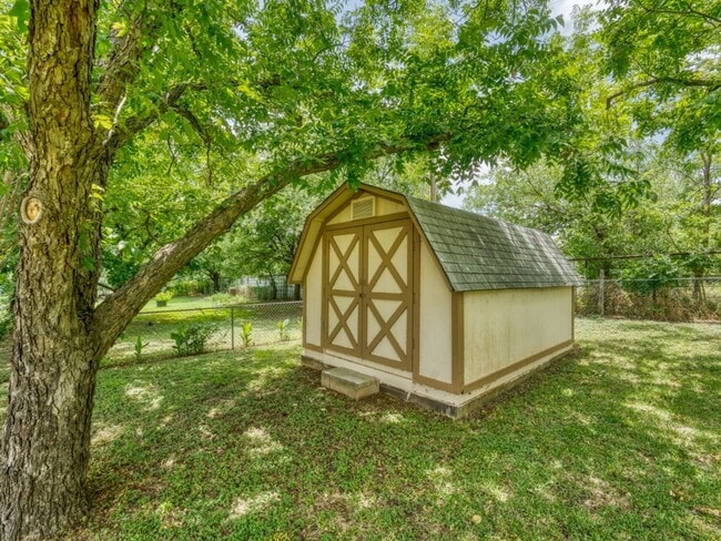 Building Photo - 207 McGee Trail