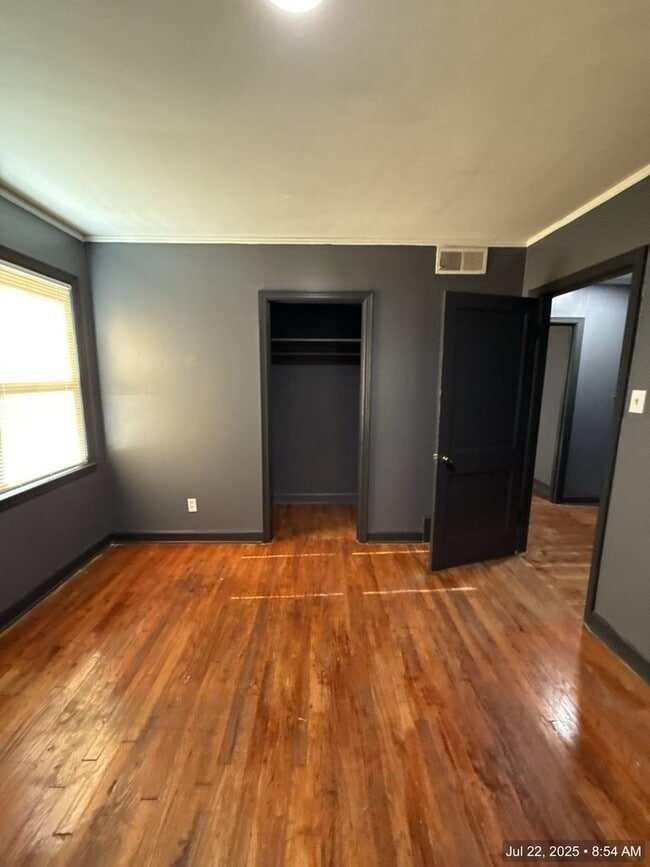 Building Photo - Fully Renovated 4BR Home in Highland Heights – Section 8 Welcome!