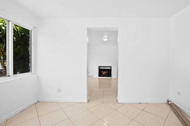 Building Photo - Spacious 3BR/1BA Single-Family Home – Central Miami