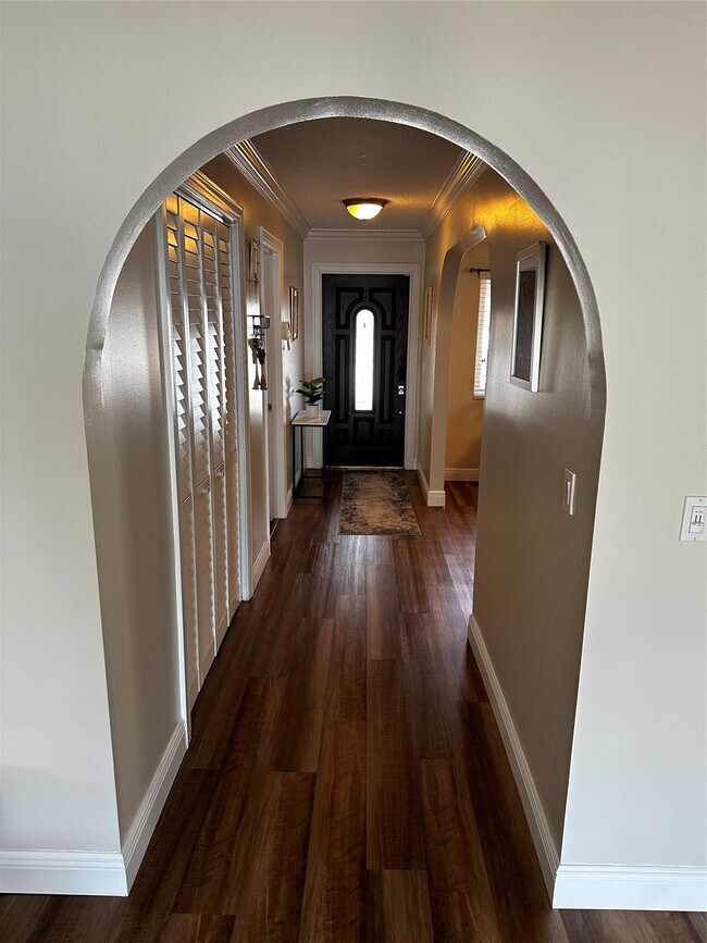 Building Photo - 6860 Calle Del Paz S