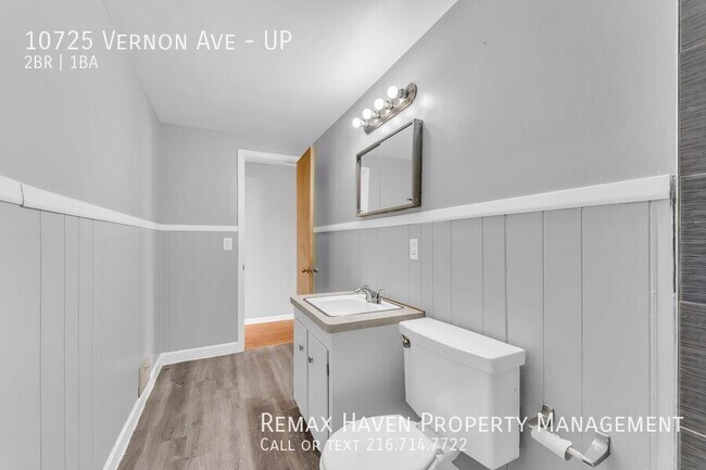 Building Photo - 10725 Vernon Ave