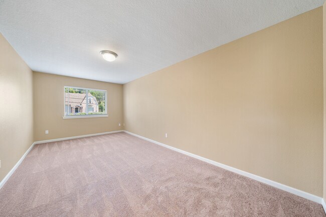 Building Photo - 4725 SE 28th Ave