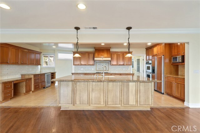 Building Photo - 4002 Admirable Dr