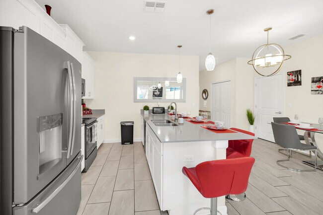 Building Photo - 8992 Stinger Dr