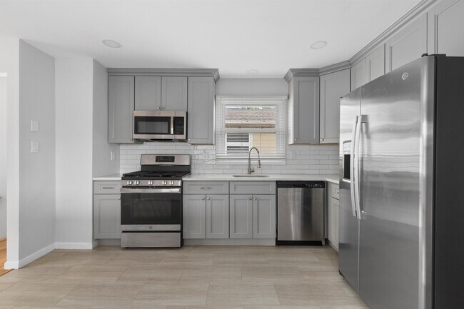 Building Photo - 226 Webster Ave