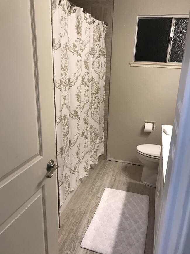 Building Photo - 1713 El Paseo Dr