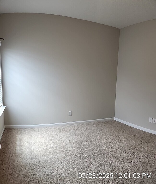 Building Photo - 64 Sunflower Cir NE