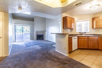 Building Photo - * COMING SOON * Great 2 bed/2 bath Condo i...