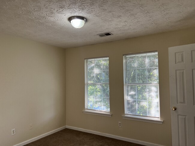 Building Photo - 2340 Wellington Cir