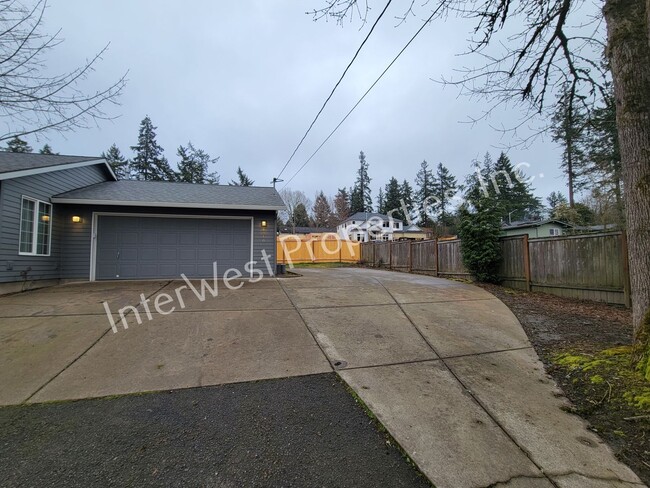 Building Photo - Tigard 3 Bd 2ba Ranch Style Home on Flag L...