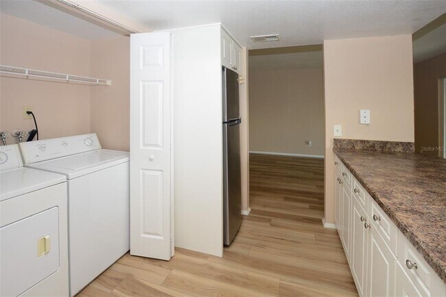 Building Photo - 2408 Barley Club Ct