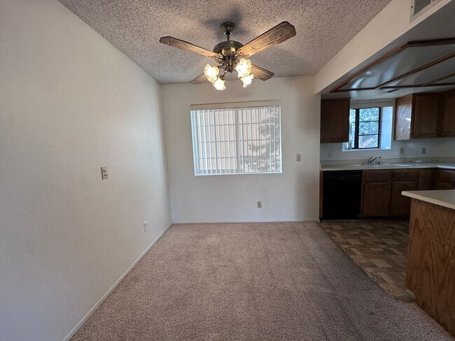Building Photo - 2BB 2BA Condominium, Utilities Included
