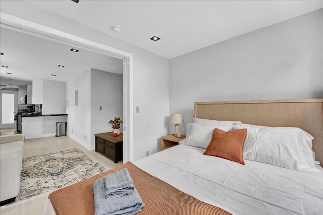 Building Photo - 120 Mulberry St