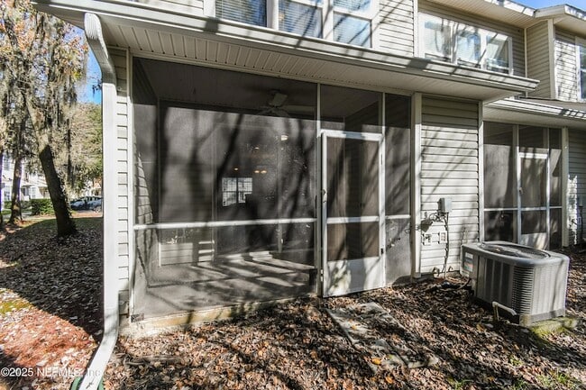 Building Photo - 8424 THORNBUSH Ct