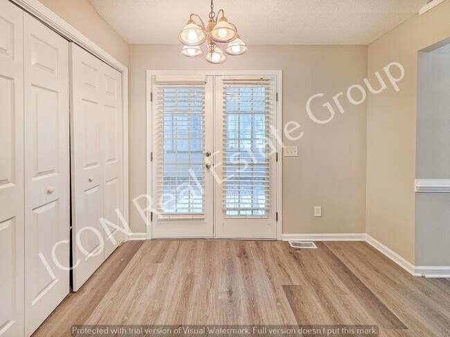 Building Photo - 3/2.5 home with large level lot