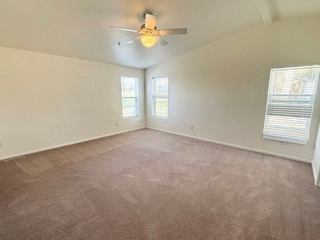 Building Photo - Charming Country property - 2 Bed/ 2 Bath with office- Home with Scenic Views and Land