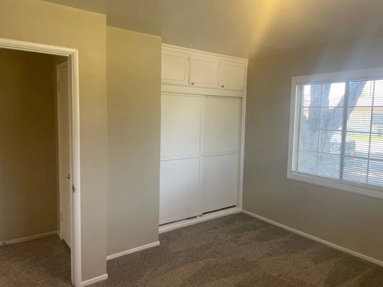 Building Photo - 6900 Malibu Dr
