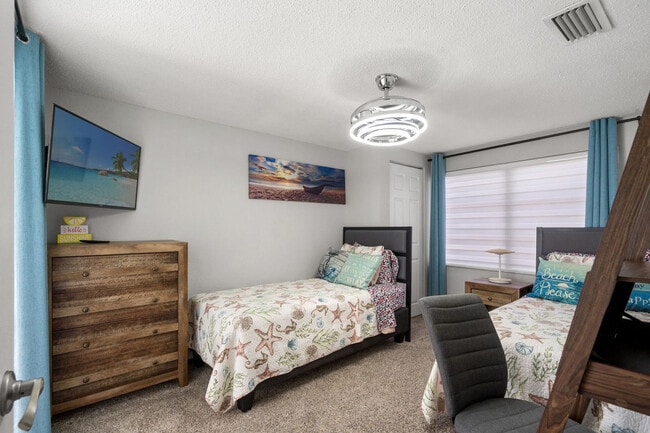 Building Photo - 7240 Westwind Dr