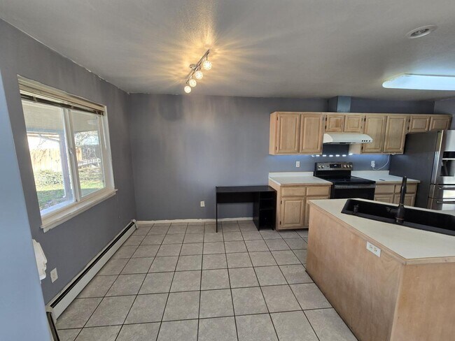 Building Photo - 3156 Arrowhead Dr