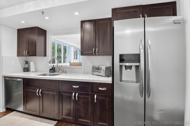 Building Photo - 4750 S Ocean Blvd