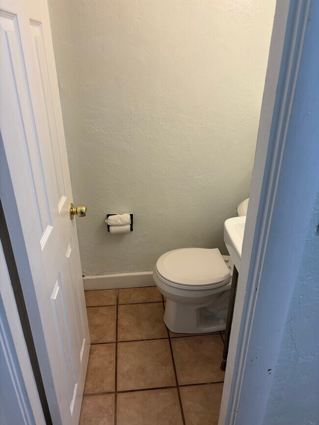 Building Photo - 103 Essex St