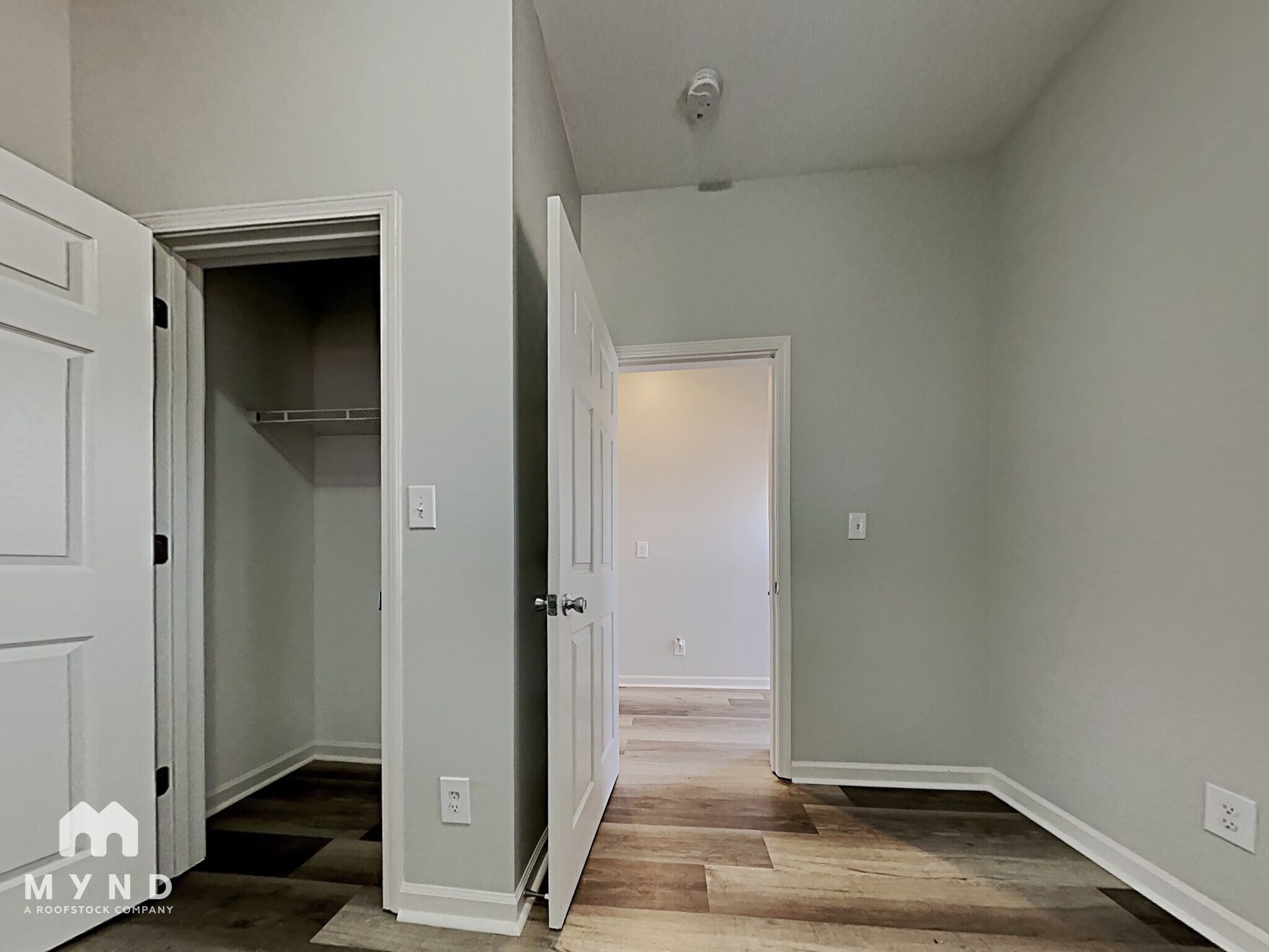 Building Photo - 4514 Wildwood Ave