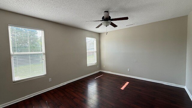 Building Photo - EAST SIDE 4 BEDROOM NEWER HOME AVAILABLE NOW!