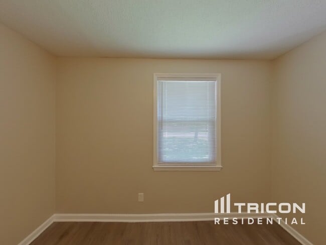 Building Photo - 2308 S Partridge Cir
