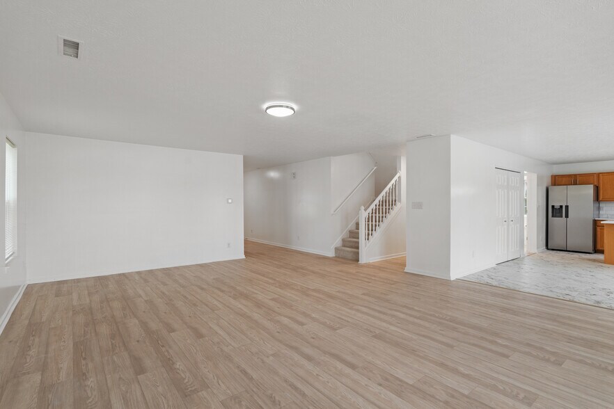 Building Photo - 2310 Liatris Dr