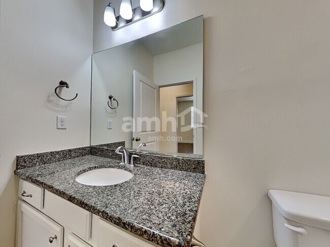 Building Photo - 3067 Creek Village Ln