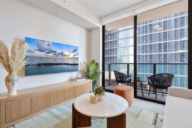 Building Photo - 11 NE 6th St