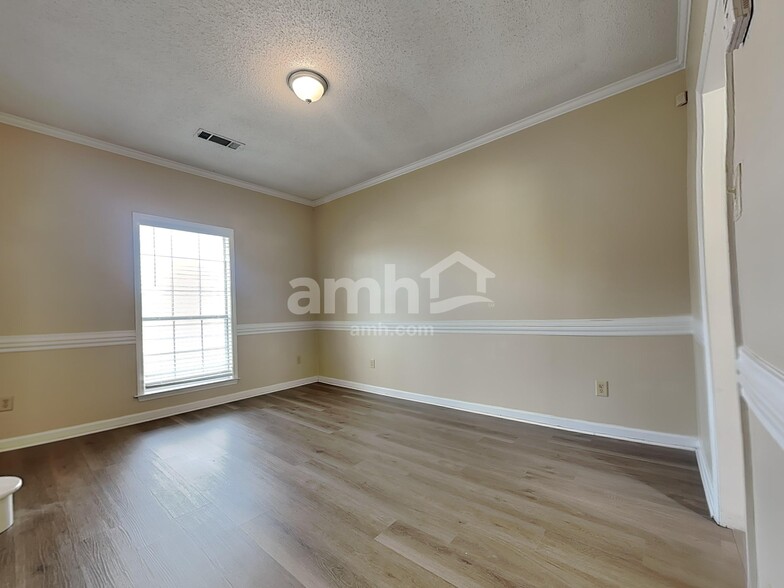 Building Photo - 7986 Oak Pebble Cv