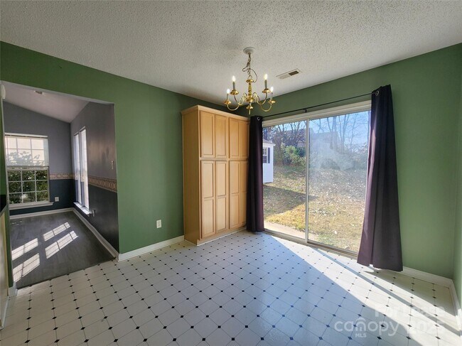 Building Photo - 4958 Astonshire Ln