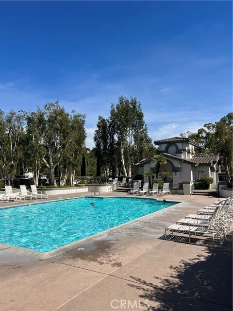 Building Photo - 33 Cambria