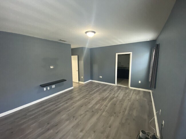 Building Photo - Spacious 3 bedroom 2 bathroom home in the Sawgrass community