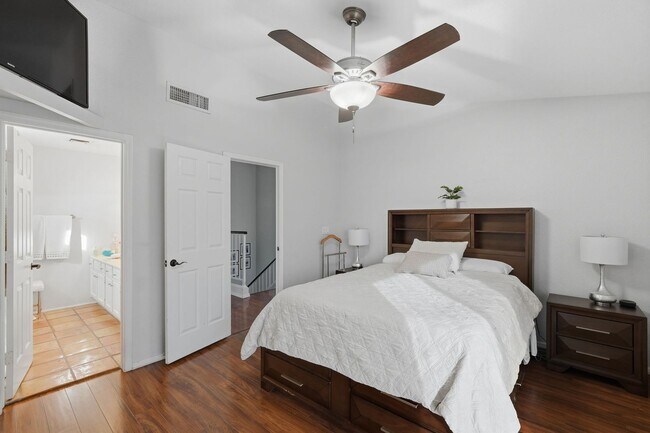 Building Photo - FURNISHED 2 Bedrooms plus den/loft & Private Pool