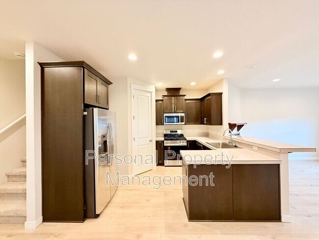 Building Photo - 18010 NE 47th Ave