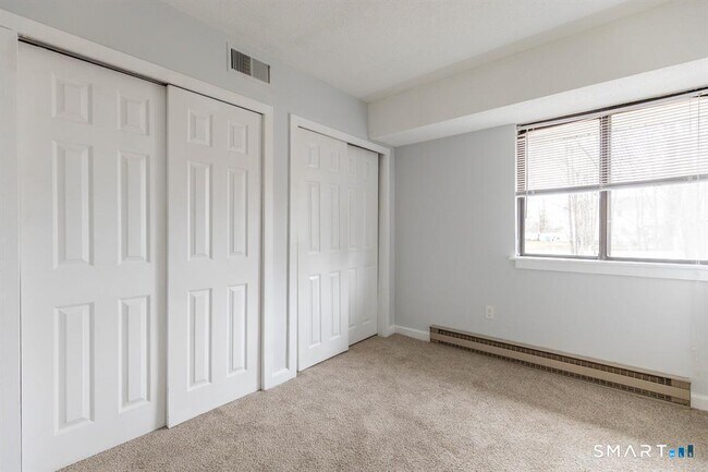 Building Photo - 3 Pebblestone Cir