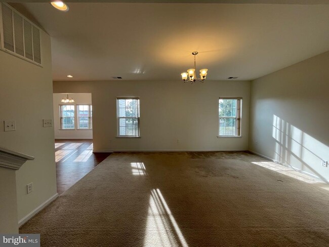 Building Photo - 103 Alexandreas Ct