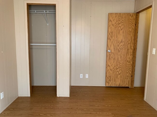 Building Photo - Home Sweet Home