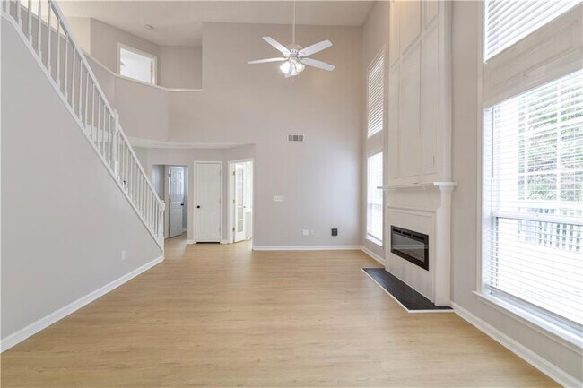 Building Photo - 3431 Chastain Glen Ln NE
