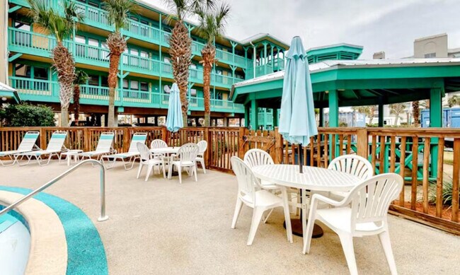 Building Photo - 952 W Beach Blvd