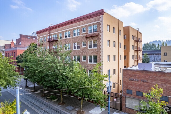 Exterior - Hamilton Arms Condominium
